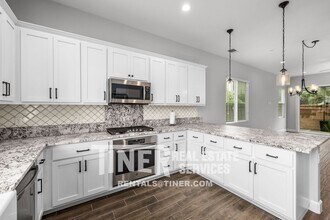 4166 Hydo Lk Wy in Sacramento, CA - Building Photo - Building Photo