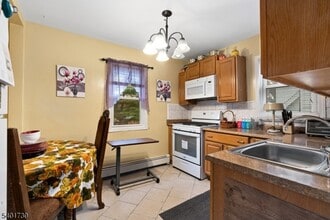 53 Poplar Ave, Unit 2 in Hackensack, NJ - Building Photo - Building Photo