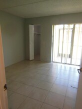 709 Meadows Cir, Unit 709 in Boynton Beach, FL - Building Photo - Building Photo