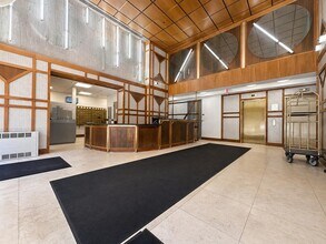 323 W 96th St, Unit 101 in New York, NY - Building Photo - Building Photo