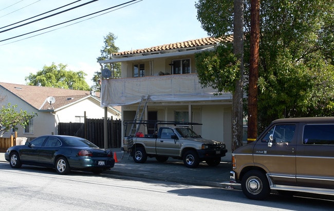 1315 Ebener St in Redwood City, CA - Building Photo - Building Photo