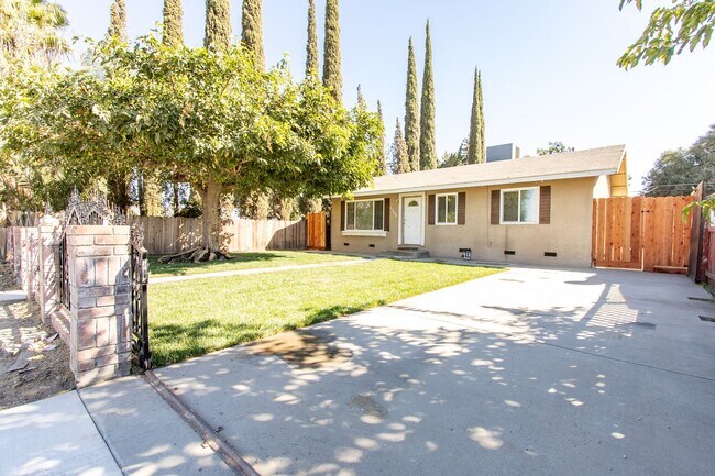 1706 Las Vegas St in Modesto, CA - Building Photo - Building Photo