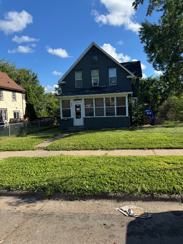 property at 584 Magnolia Ave E