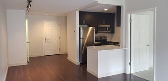 761 Harrison Ave, Unit 409 in Boston, MA - Building Photo