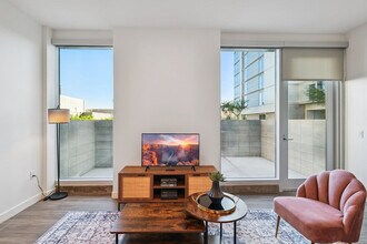 222 E Jefferson St in Phoenix, AZ - Building Photo - Building Photo