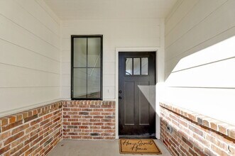 2265 N 159th Ct E in Wichita, KS - Foto de edificio - Building Photo