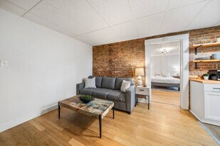 242 Mccormick Pl in Cincinnati, OH - Building Photo