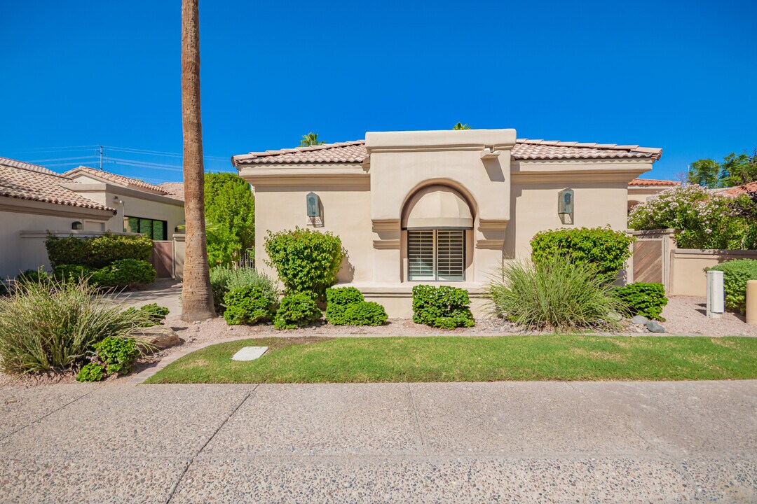 10126 E Cochise Dr in Scottsdale, AZ - Building Photo
