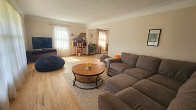 4415 Amick Ave in Des Moines, IA - Building Photo - Building Photo