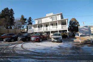 28 Reed St in New London, CT - Building Photo