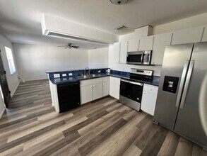 1061 Nomad Rd in Punta Gorda, FL - Building Photo - Building Photo