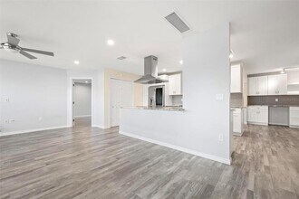 1804 Oak View Dr in Sarasota, FL - Building Photo - Building Photo