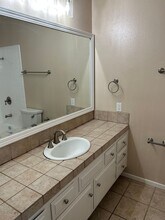 9867 Genesee Ave in San Diego, CA - Foto de edificio - Building Photo