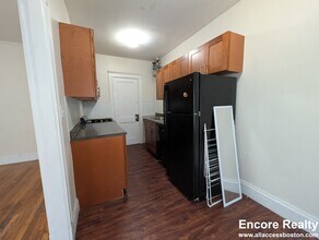 1167 Boylston St, Unit 14 in Boston, MA - Building Photo - Building Photo