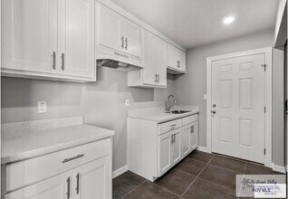 2128 Northridge Ave in Harlingen, TX - Foto de edificio - Building Photo