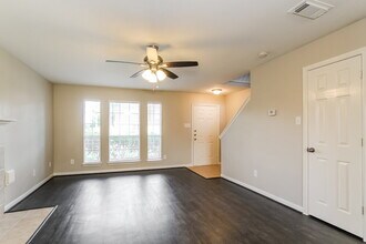 12202 Greencanyon Dr in Houston, TX - Building Photo - Building Photo
