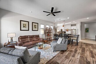 105 N Kavenish Dr in Rancho Mirage, CA - Building Photo - Building Photo