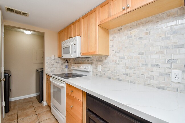 9536 Windswept Ln in Houston, TX - Building Photo - Building Photo