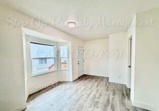 18669 Pine St in Tuolumne, CA - Foto de edificio - Building Photo