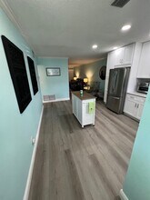 2929 SE Ocean Blvd, Unit 101-3 in Stuart, FL - Foto de edificio - Building Photo