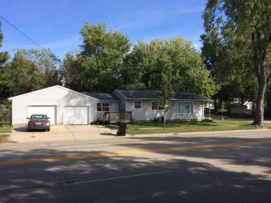 200 E Cherry St in Normal, IL - Foto de edificio