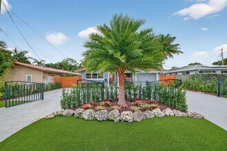 2407 NE 17th Terrace in Wilton Manors, FL - Building Photo - Building Photo