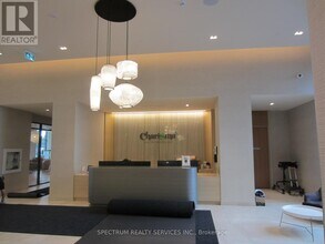 8960 Jane St in Vaughan, ON - Building Photo - Building Photo