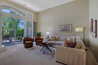 425 Desert Holly Dr in Palm Desert, CA - Building Photo - Building Photo