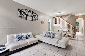 5620 NW 113th Pl in Doral, FL - Building Photo - Building Photo