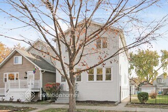 1102 Lathrop Ave in Forest Park, IL - Building Photo - Building Photo