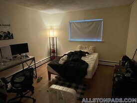 84 Gardner St, Unit 4B in Boston, MA - Building Photo