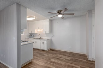 La Privada Valle Poway in Poway, CA - Foto de edificio - Interior Photo