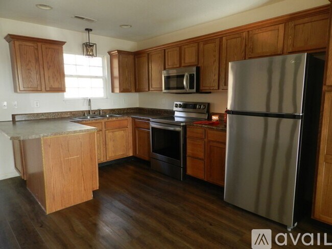 24118 Tanglewood Rd in St. Robert, MO - Building Photo - Building Photo