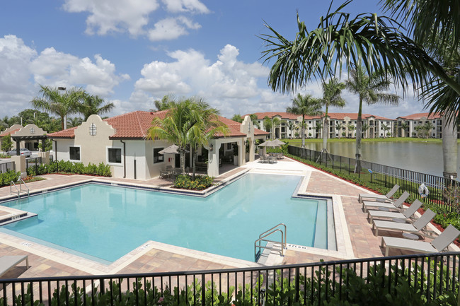 Celebration Pointe in Margate, FL - Foto de edificio - Building Photo