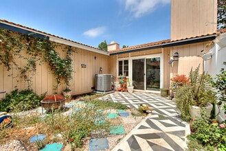 1068 Border Ave in Corona, CA - Building Photo - Building Photo