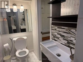 82 Henderson Dr in Aurora, ON - Building Photo - Building Photo