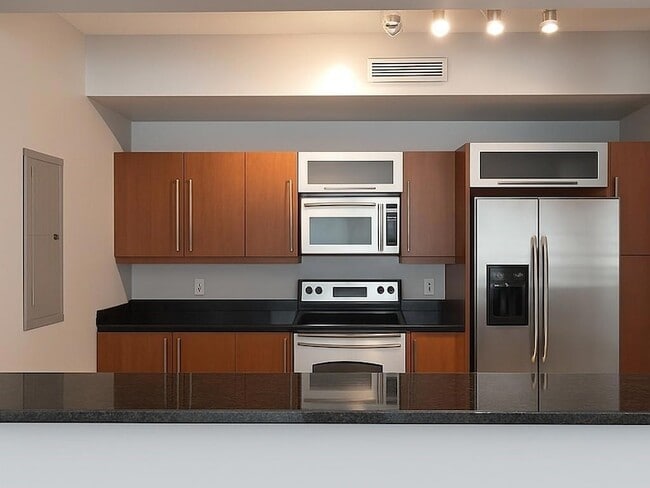 7355 SW 89th St, Unit 427N in Miami, FL - Building Photo - Building Photo