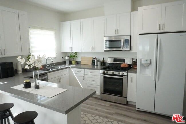 property at 1157 S Point View St