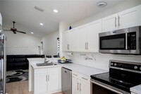 817 Stanton Dr in Weston, FL - Building Photo - Building Photo