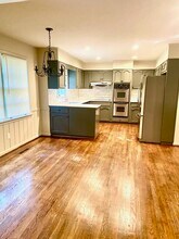 3414 N River Rd in Vestavia, AL - Foto de edificio - Building Photo