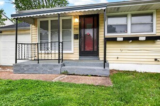 10409 Renfrew Dr in St. Louis, MO - Building Photo - Building Photo