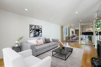 906 N Doheny Dr, Unit 322 in West Hollywood, CA - Building Photo - Building Photo