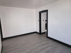 1124 S 10th St in Manitowoc, WI - Building Photo - Building Photo