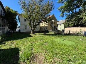 334 Hollister St in Stratford, CT - Building Photo - Building Photo