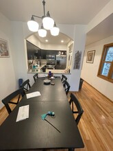 1225 W Roscoe St, Unit 1 in Chicago, IL - Building Photo - Building Photo