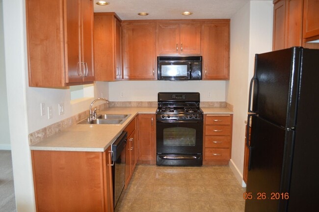 100 Weldwood Dr in Lebanon, OR - Building Photo - Building Photo