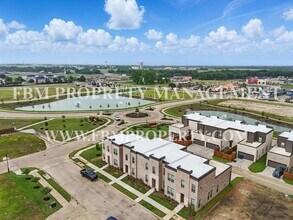 2100 Layla Dr in Waxahachie, TX - Building Photo - Building Photo