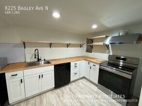 8225 Bagley Ave N in Seattle, WA - Building Photo - Building Photo