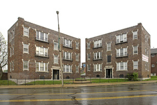 4920-4924 Chippewa St Apartments