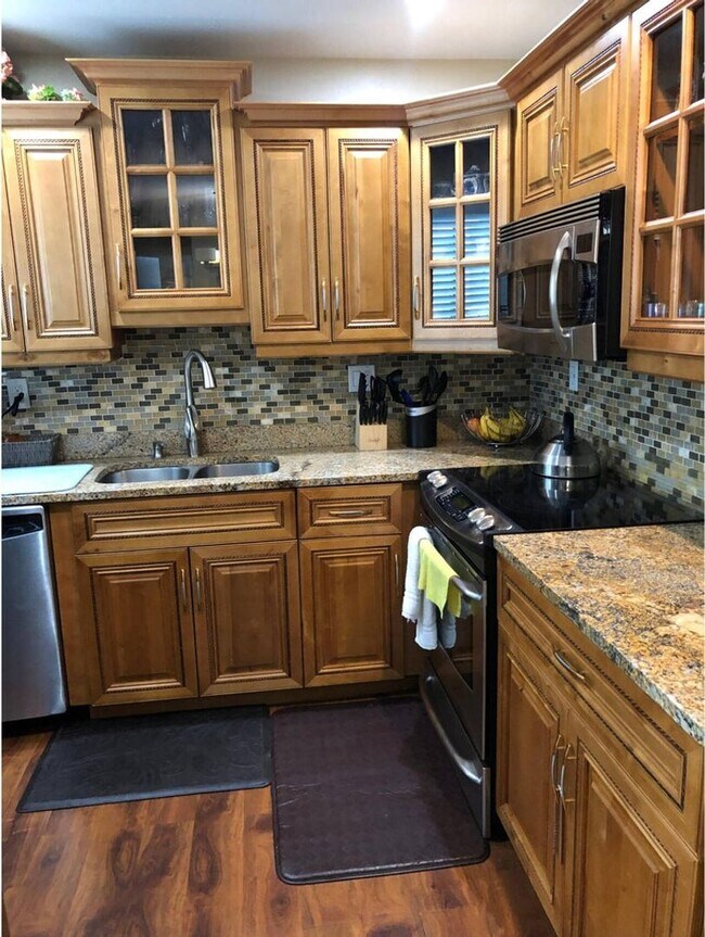 property at 1810 G Ave